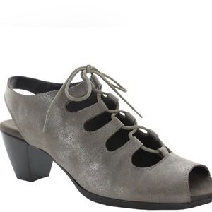 Munro | Jillie Gray Lace-Up Heeled Sandals | size 9 | NIB